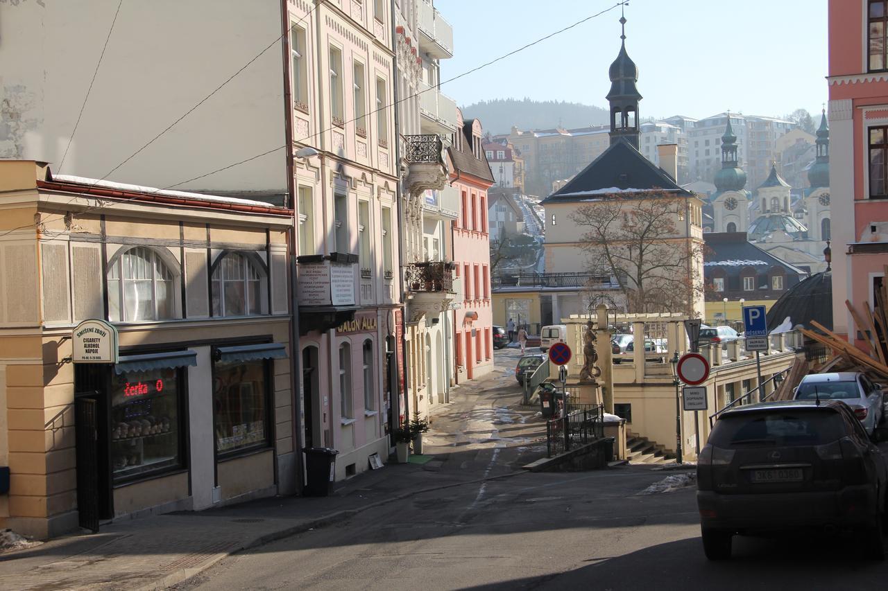Karlovy Vary Zamecky Vrch Apartment ภายนอก รูปภาพ