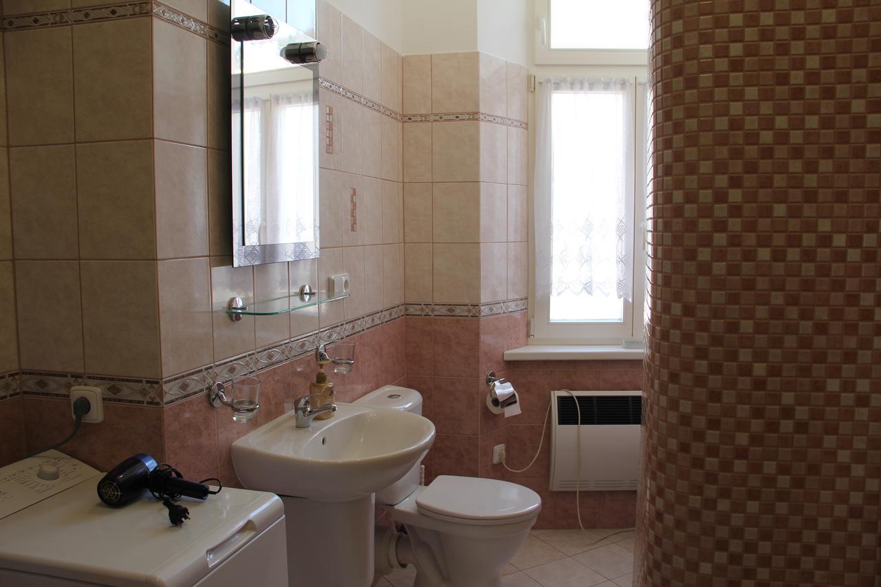 Karlovy Vary Zamecky Vrch Apartment ภายนอก รูปภาพ